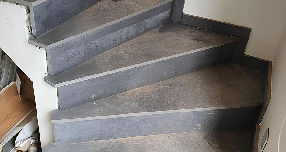 Escalier en pierre naturelle et quartz